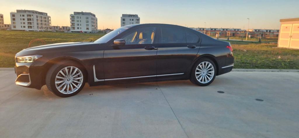 BMW 740 2022