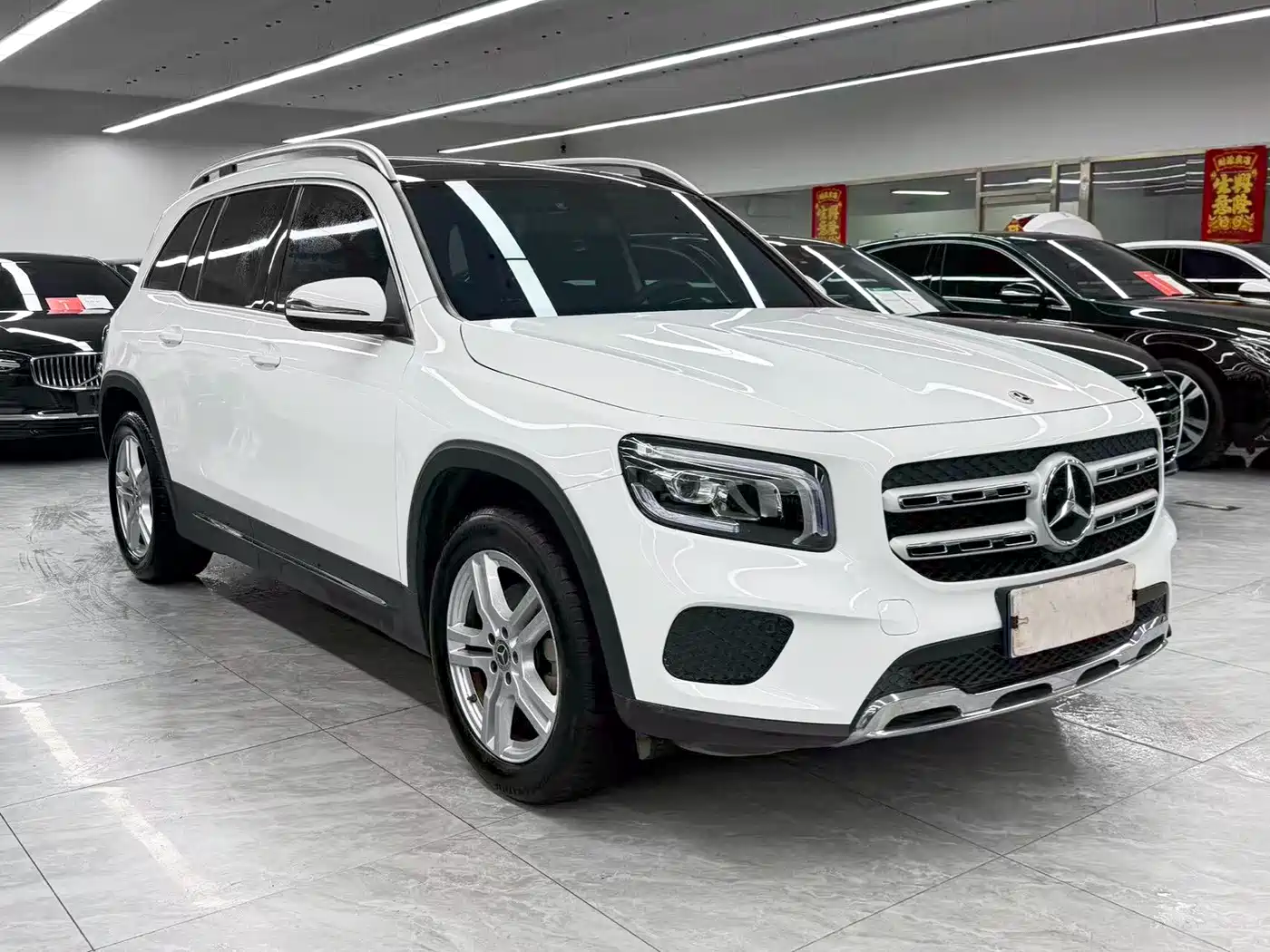 Mercedes-Benz GLB 2023