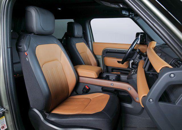 Land Rover Defender 2021
