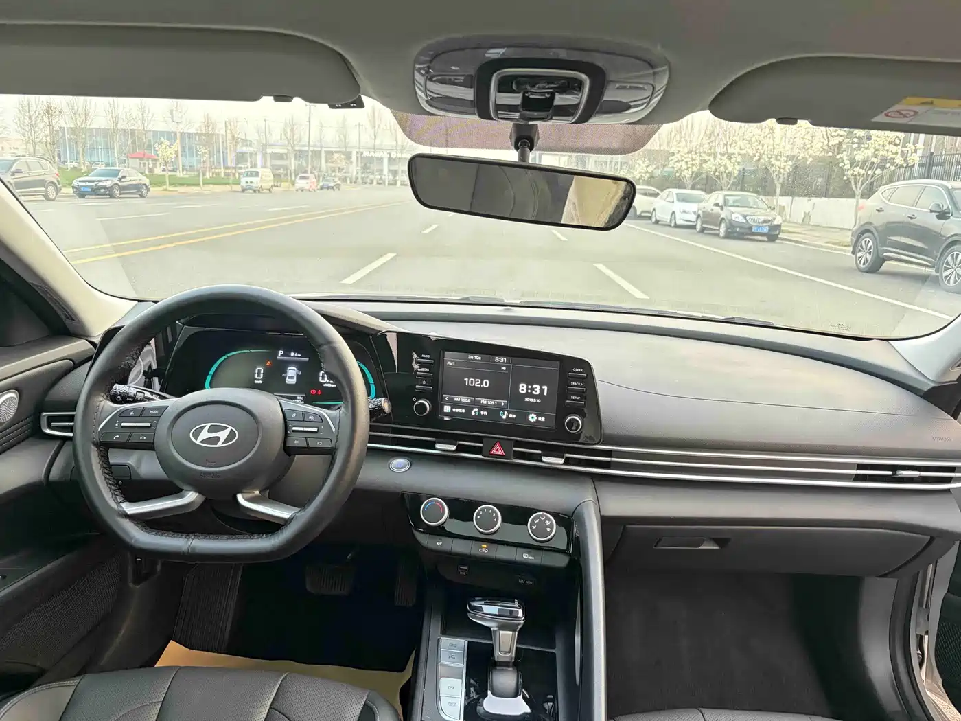 Hyundai Elantra 2023