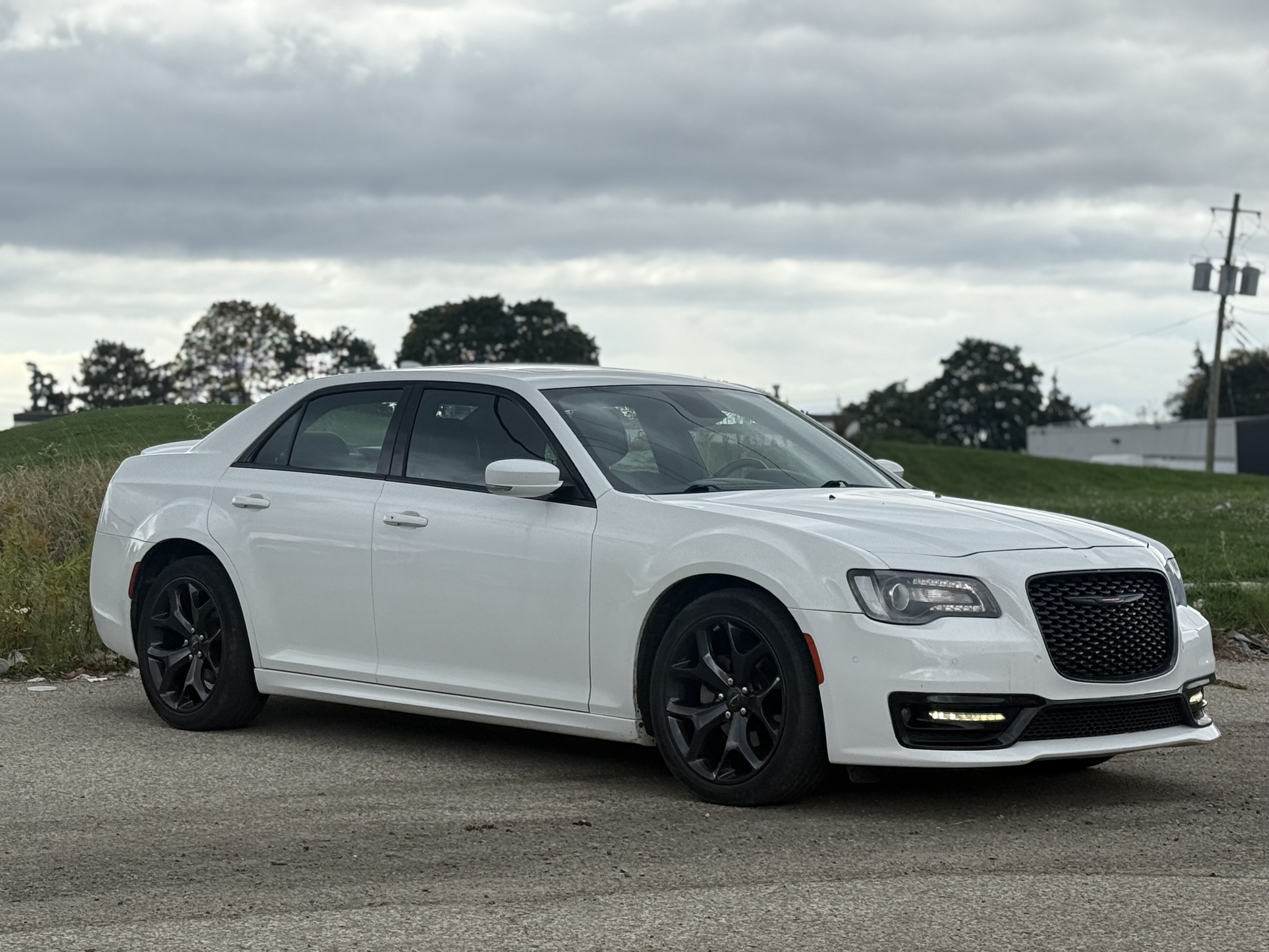 Chrysler 300 2022