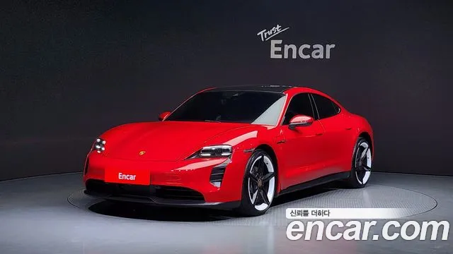 Porsche Taycan 2023