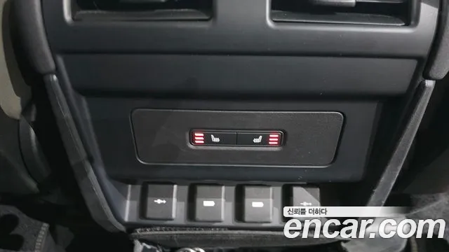 Land Rover Defender 2020