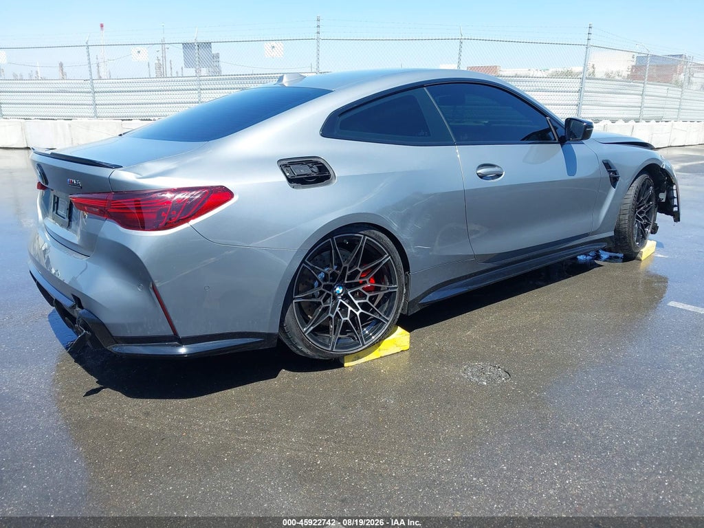 BMW M4 2025