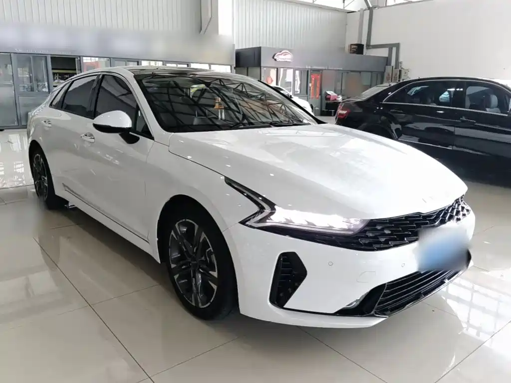 Kia K5 2025