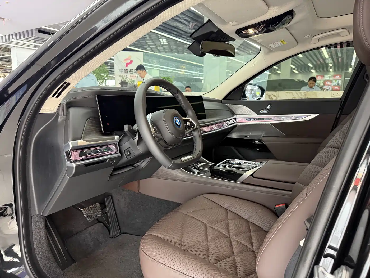 BMW i7 2025