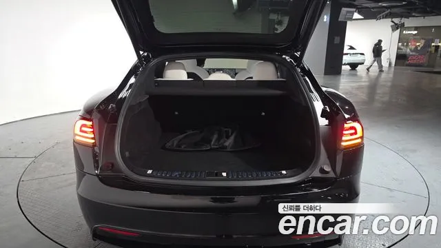 Tesla Model S 2023