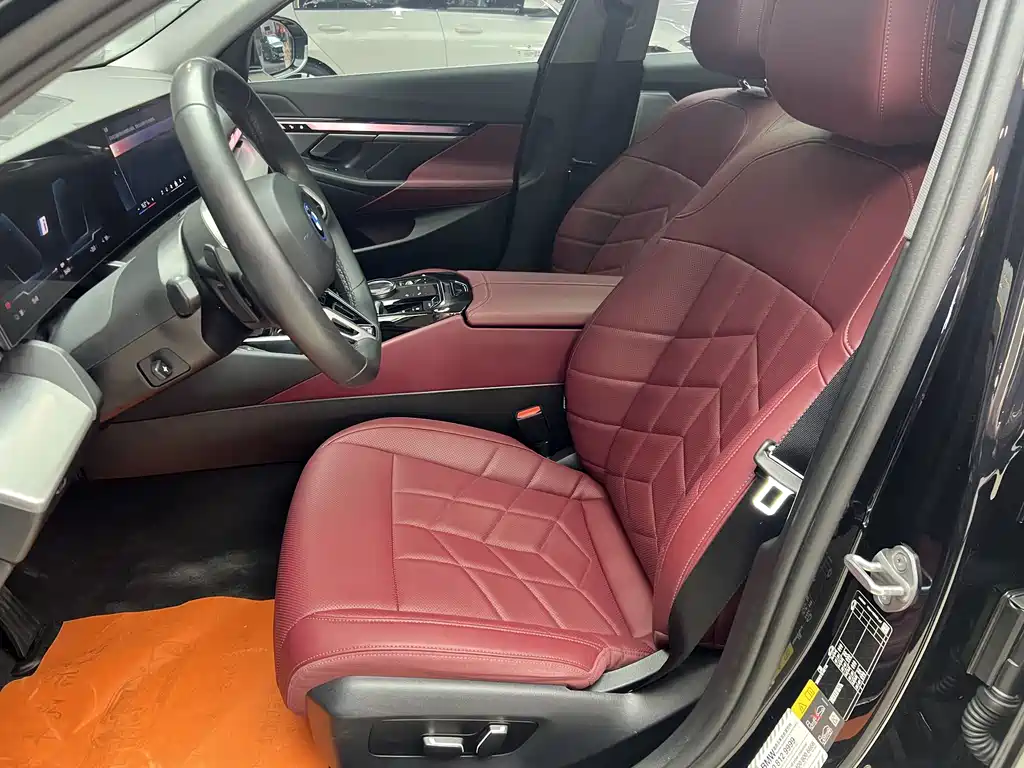 BMW i5 2025
