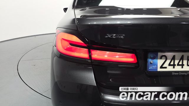 BMW 5 серии 2023