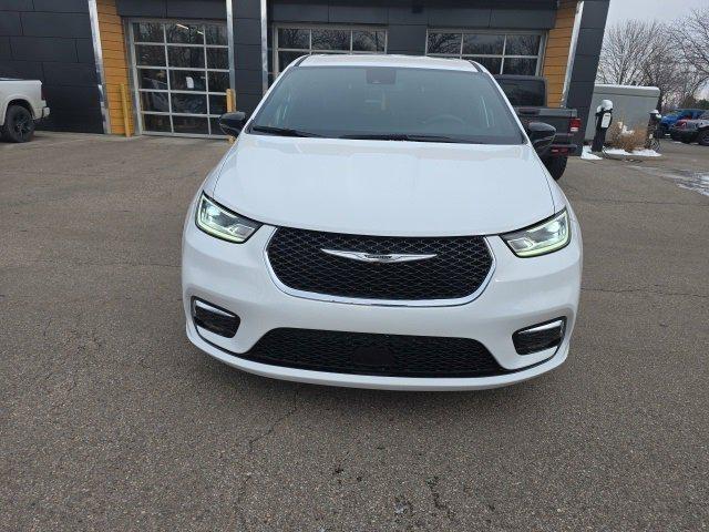 Chrysler Pacifica 2025
