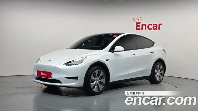 Tesla Model Y 2024