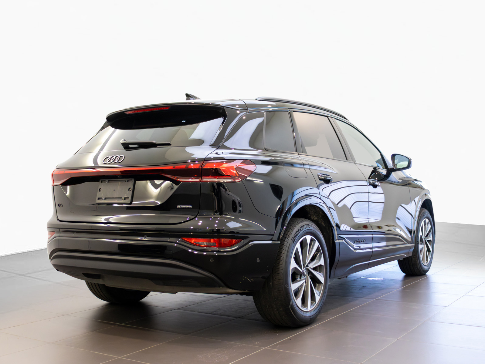 Audi Q6 e-tron 2025