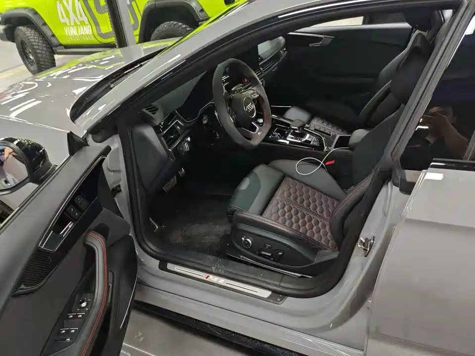Audi RS 5 2025