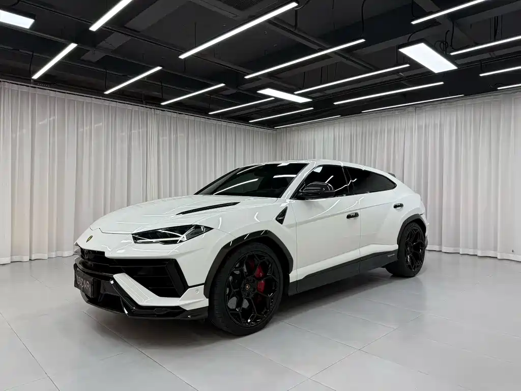 Lamborghini Urus 2024