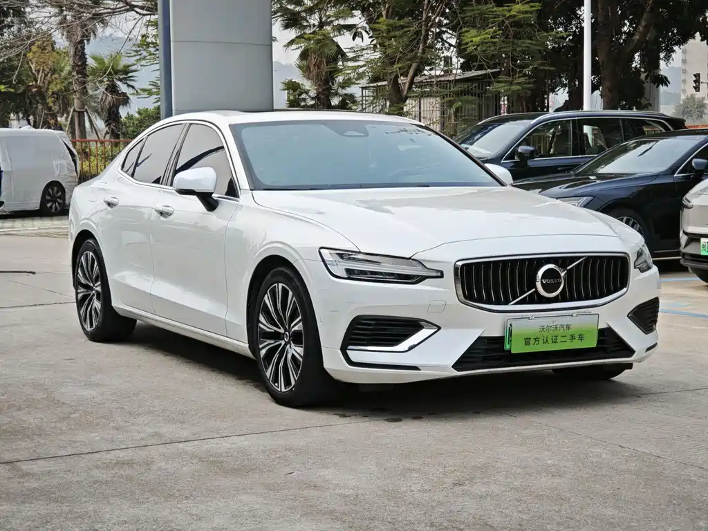 Volvo S60 2024