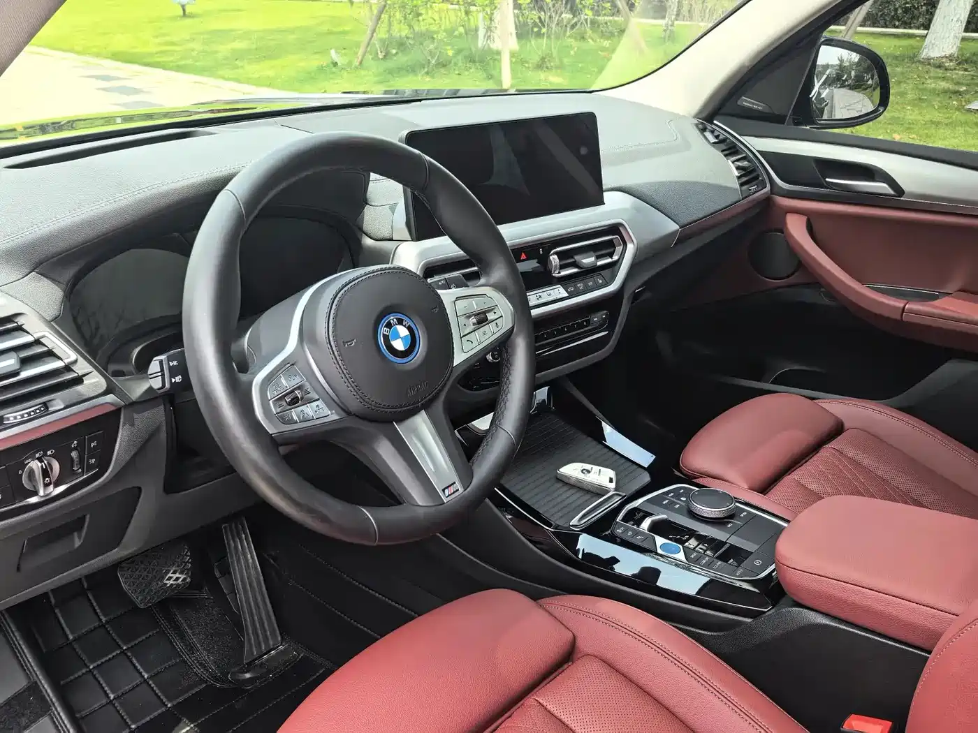 BMW iX3 2024
