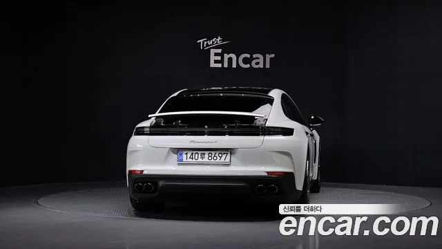 Porsche Panamera 2025