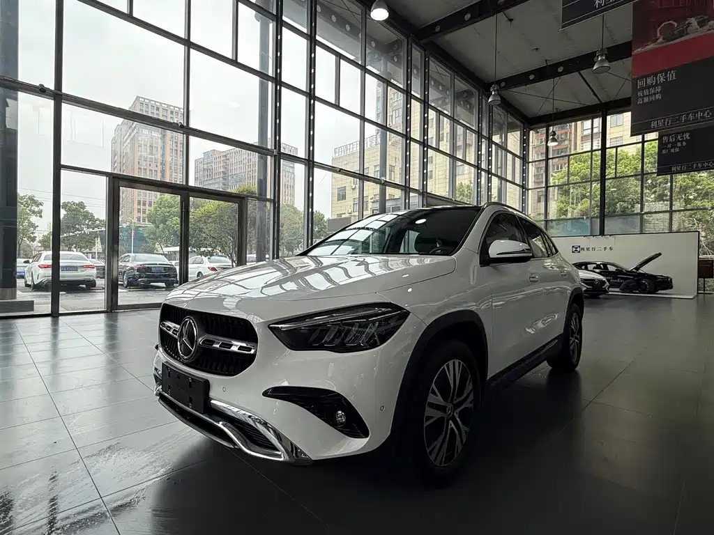 Mercedes-Benz GLA 2024