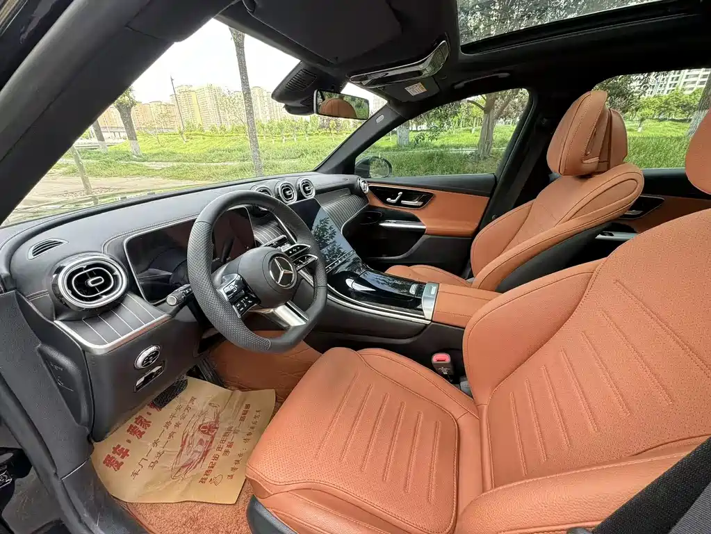 Mercedes-Benz GLC 2025