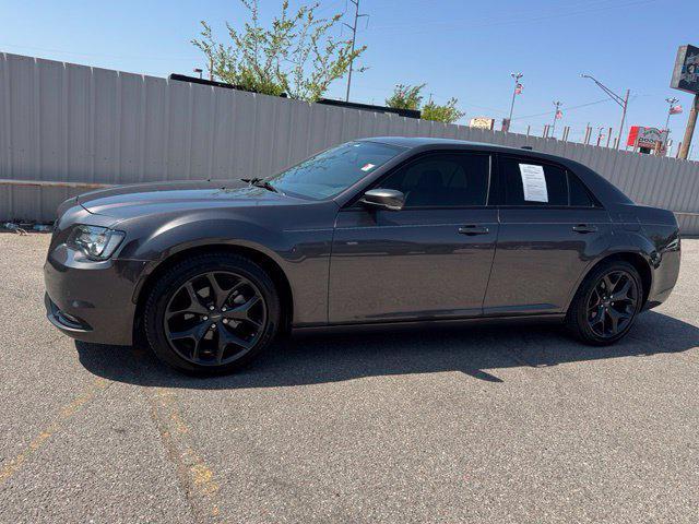 Chrysler 300 2023