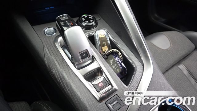 Peugeot 5008 2021