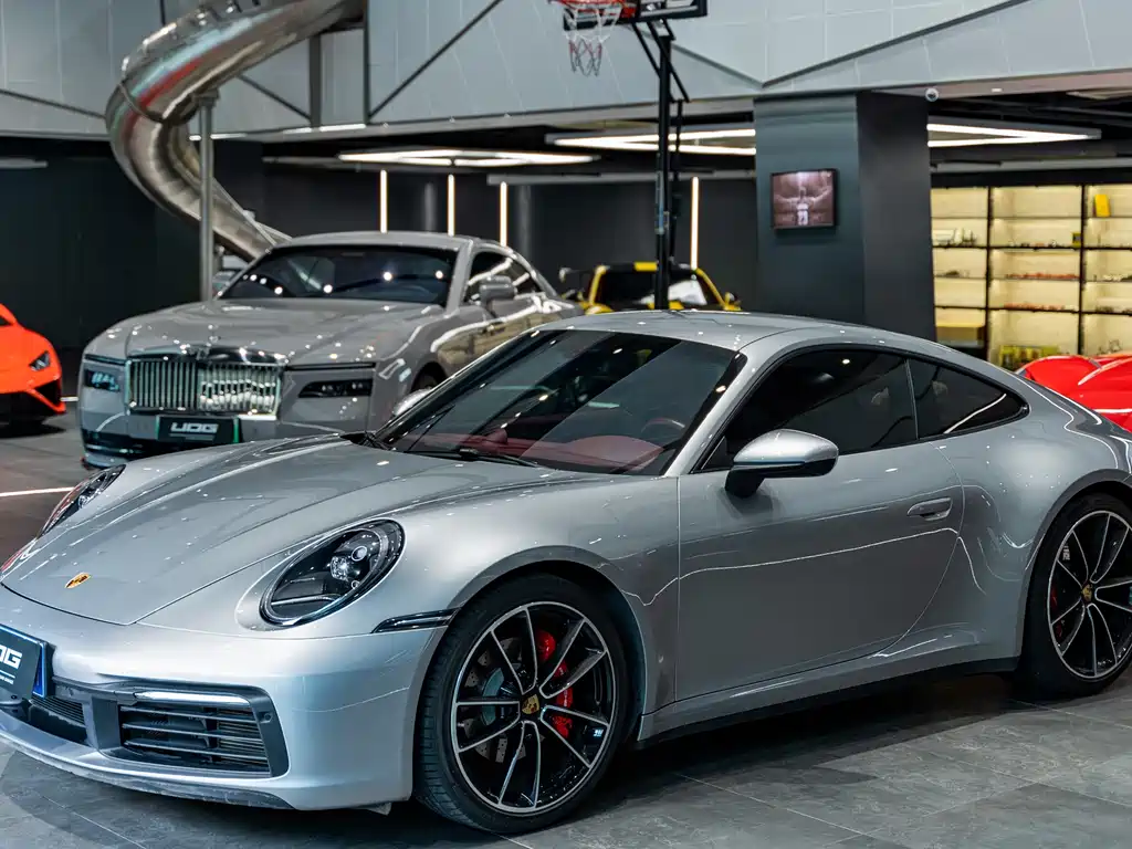 Porsche 911 2023