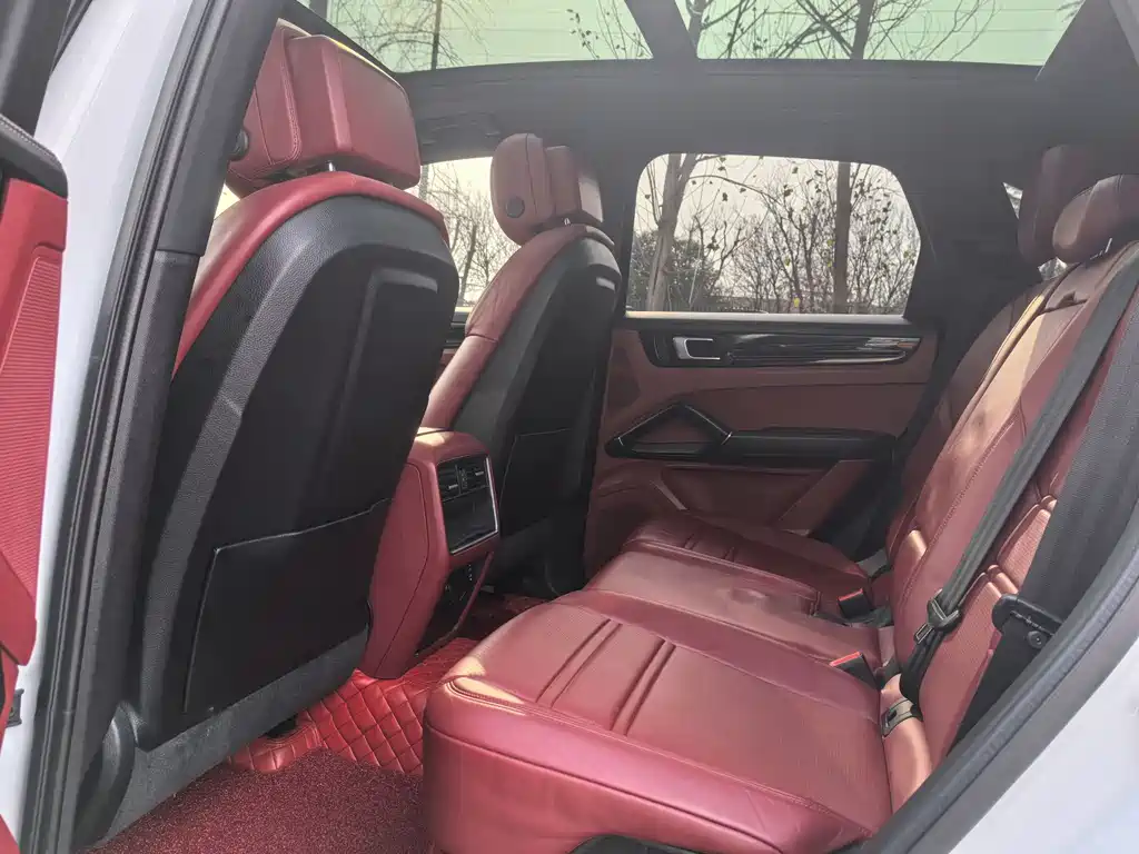 Porsche Cayenne 2021