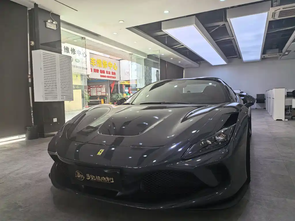 Ferrari F8 2022