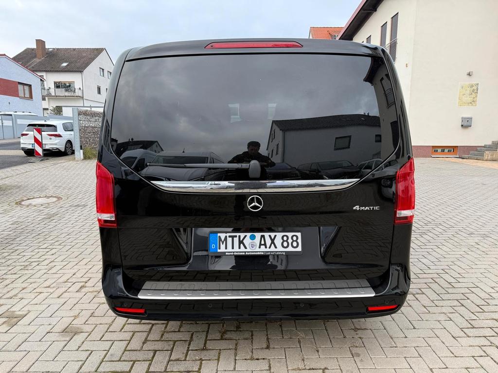 Mercedes-Benz V 300 2024