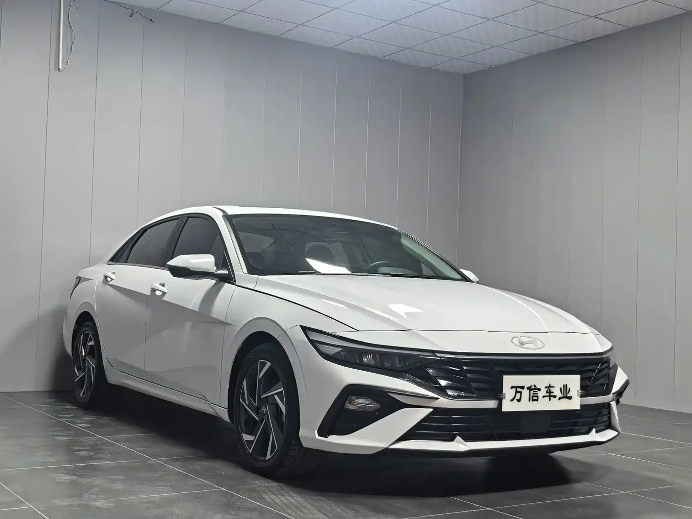 Hyundai Elantra 2023