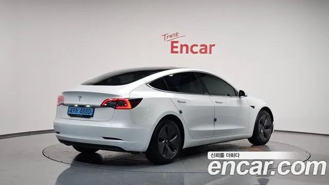 Tesla Model 3 2020