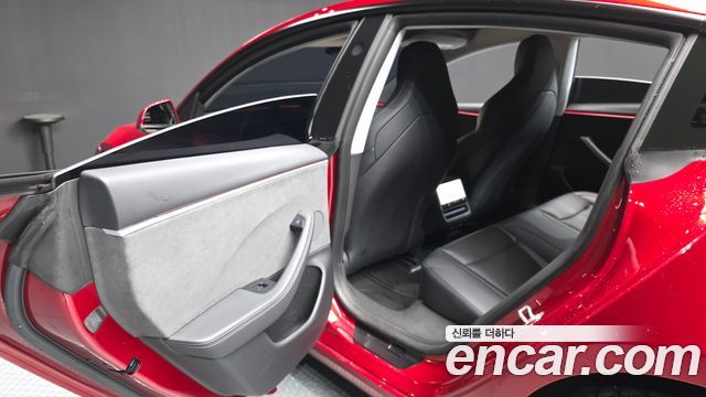 Tesla Model 3 2024
