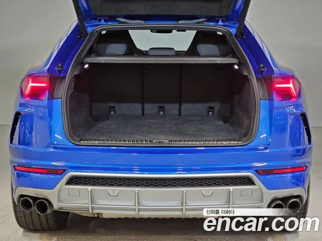 Lamborghini Urus 2021