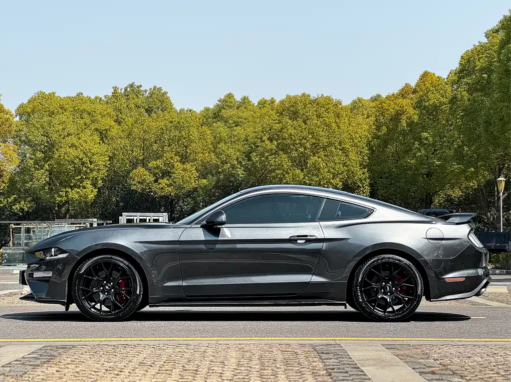 Ford Mustang 2021
