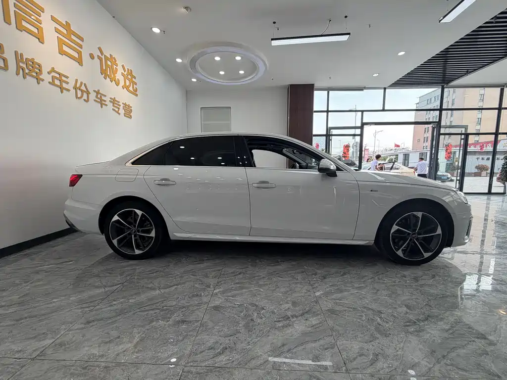 Audi A4 2022