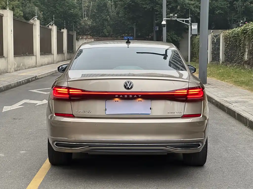 Volkswagen Passat 2022