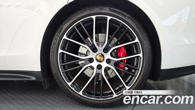 Porsche Panamera 2021