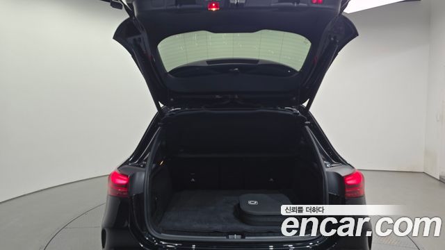Mercedes-Benz EQA 2024