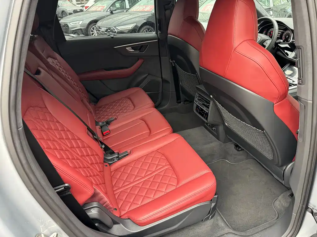 Audi SQ7 2024