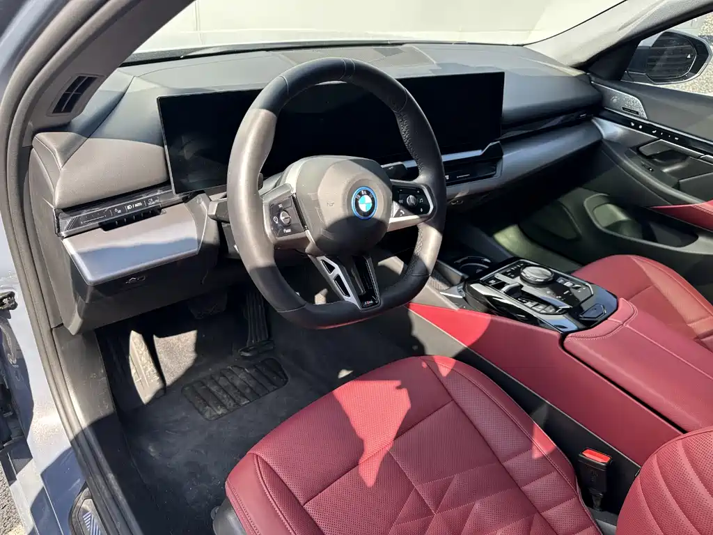 BMW i5 2024