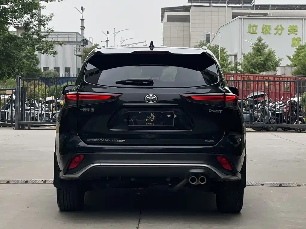 Toyota Crown Kluger 2024