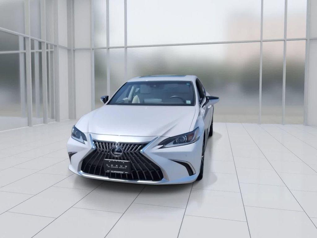 Lexus ES 2023