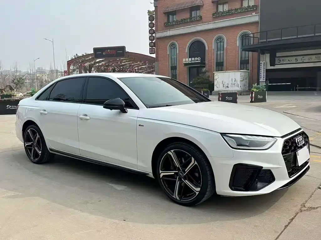 Audi A4 2025