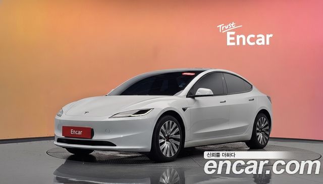 Tesla Model 3 2024