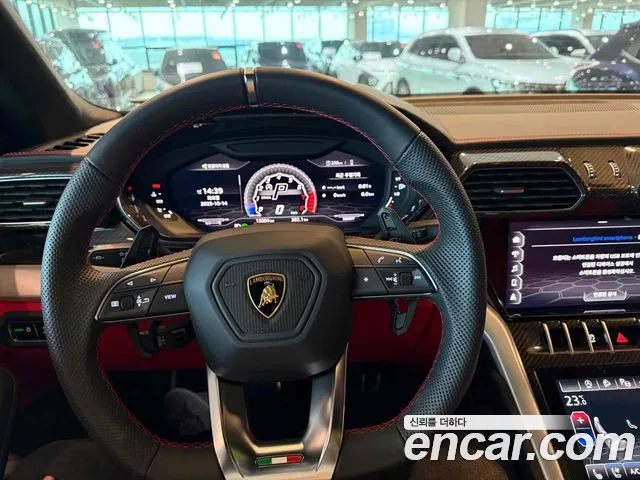Lamborghini Urus 2021