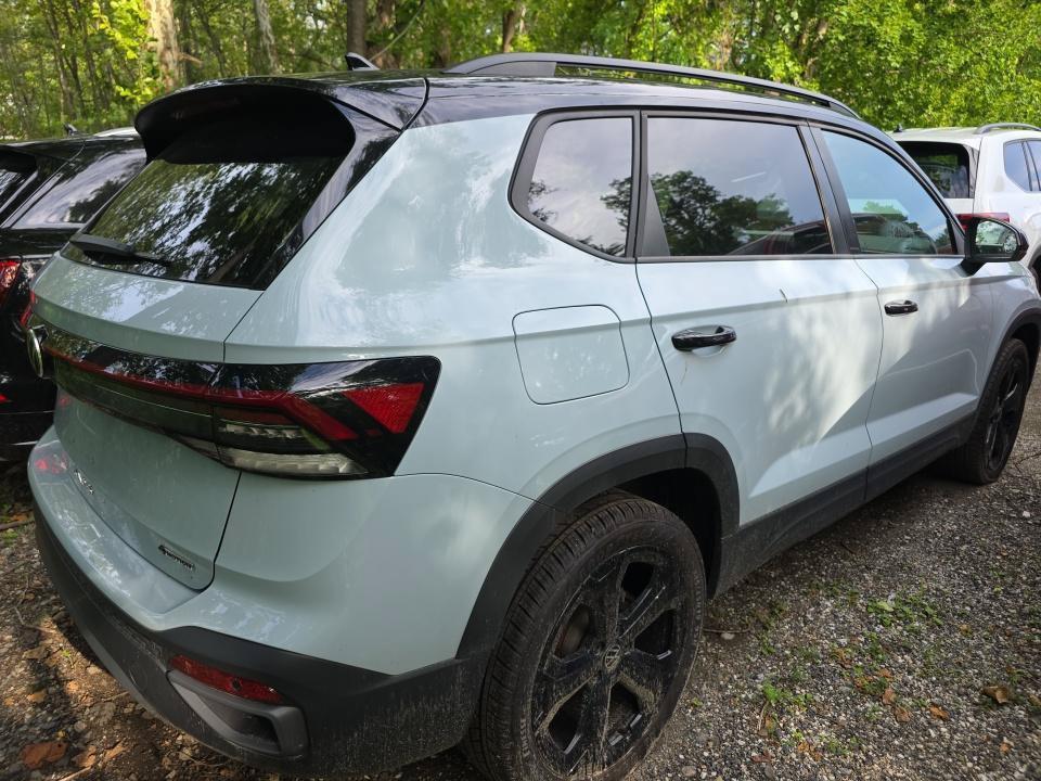 Volkswagen Taos 2025