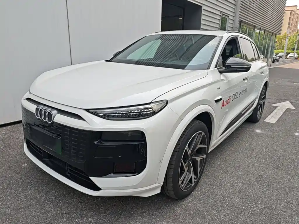 Audi e-tron 2025
