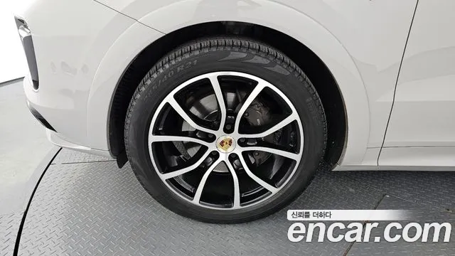 Porsche Cayenne 2021