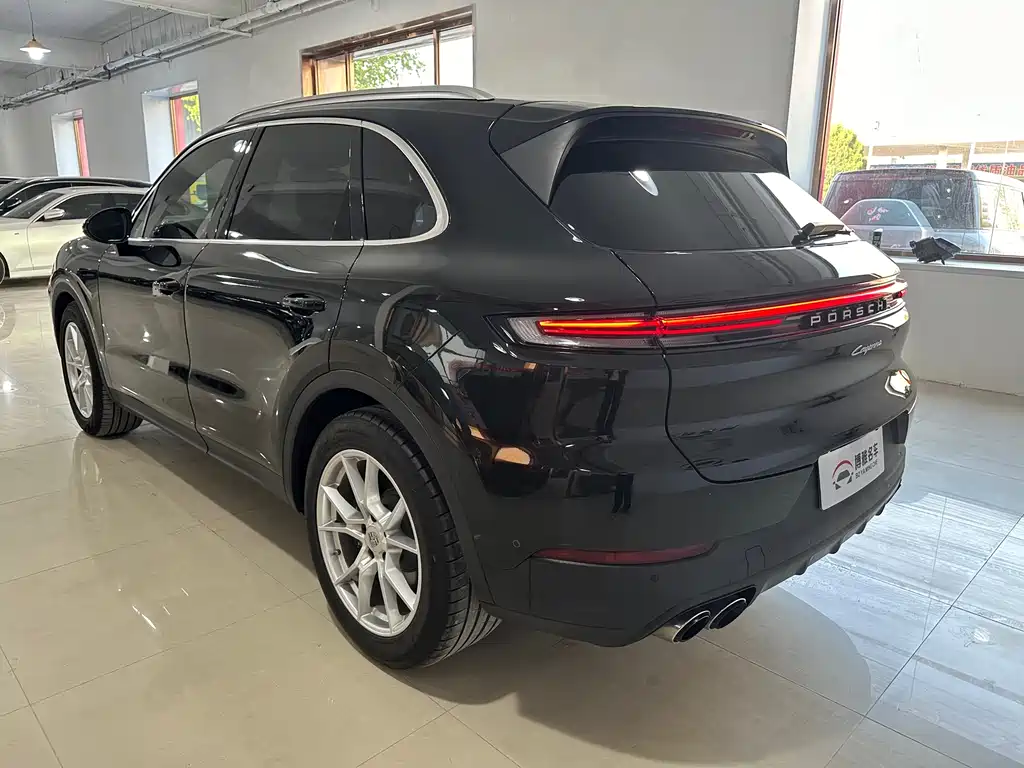 Porsche Cayenne 2023
