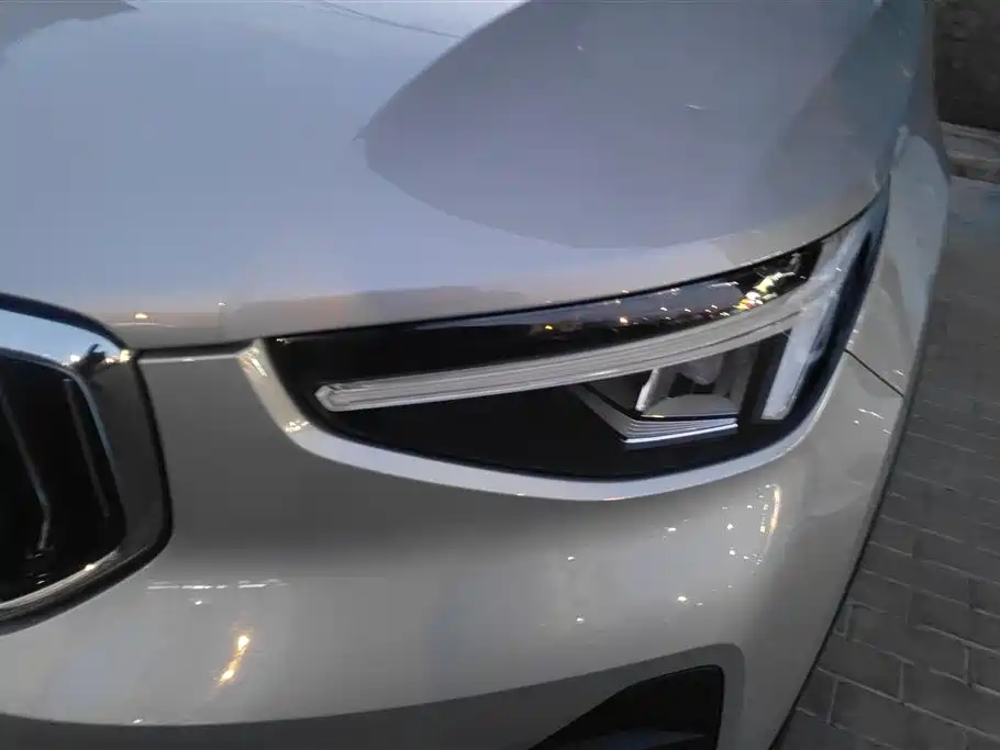 Volvo XC40 2023